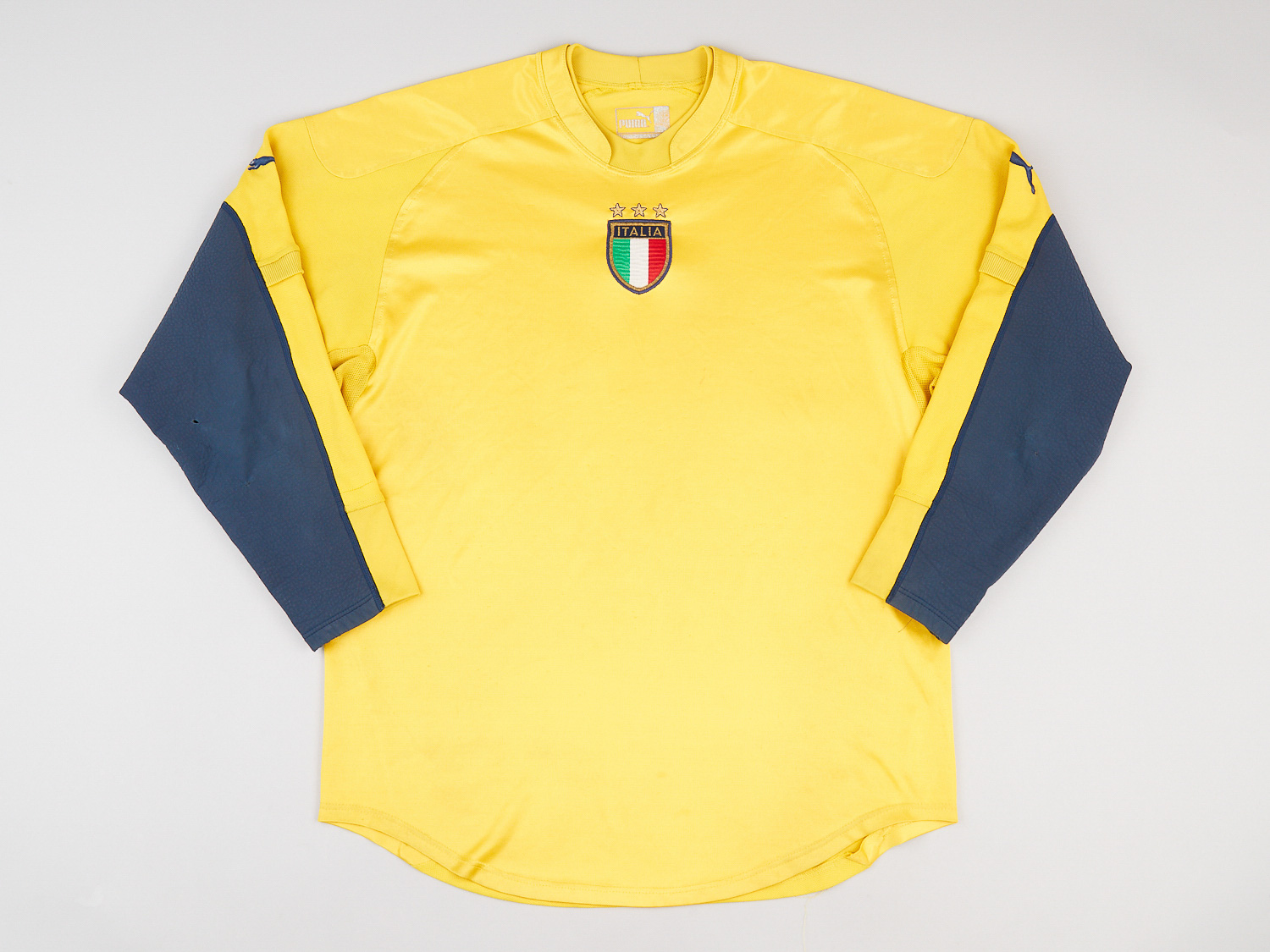 2004-05 Italy GK Shirt - 5/10 - ()