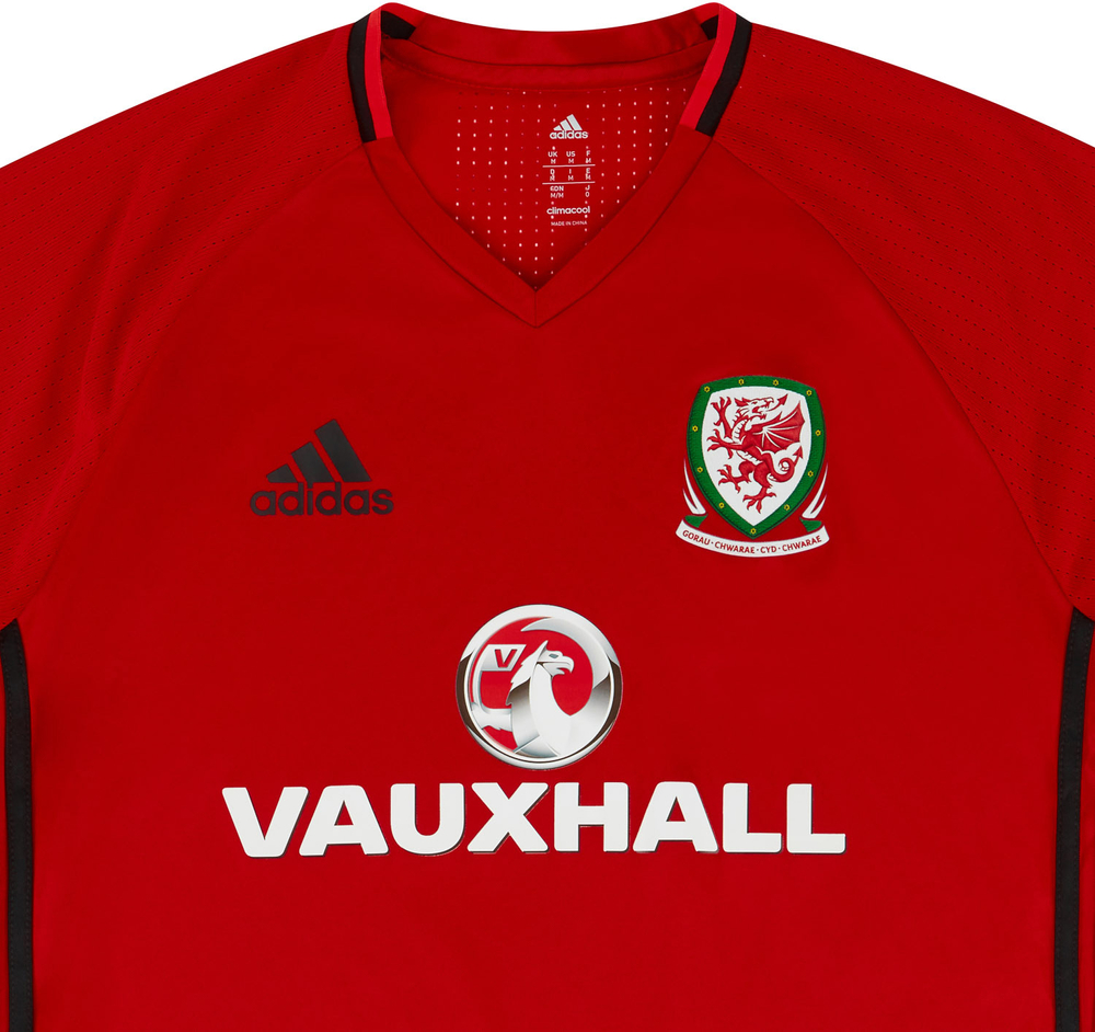 2016-17 Wales Player Issue Training Shirt (Excellent) S-Clearance Wales Player Issue View All Clearance Training Euro 2020 Training Shirts New Training
